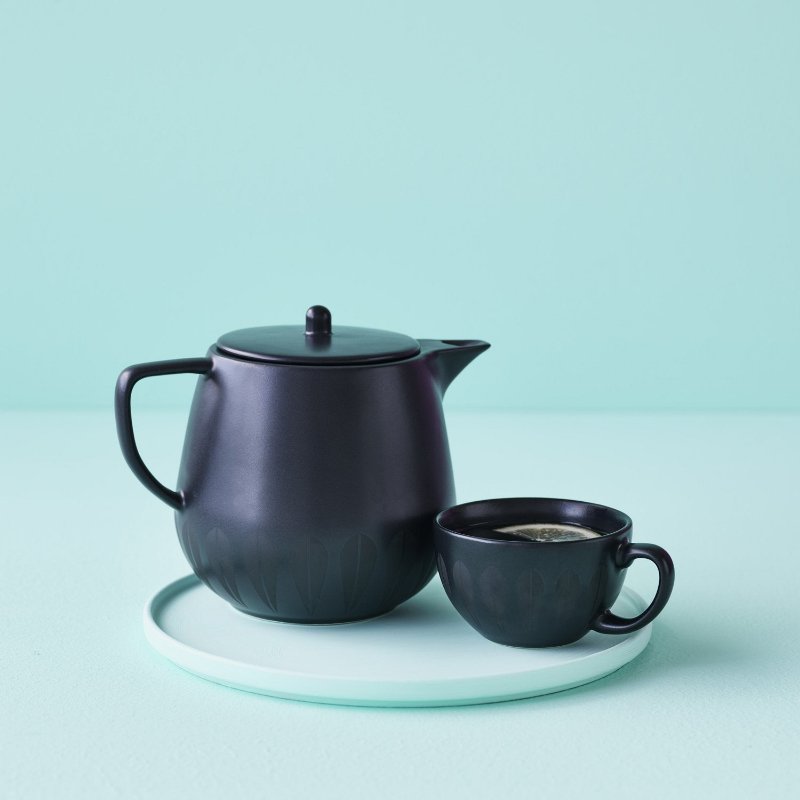 Lotus Tea Pot | Black TEA POT - Lucie Kaas