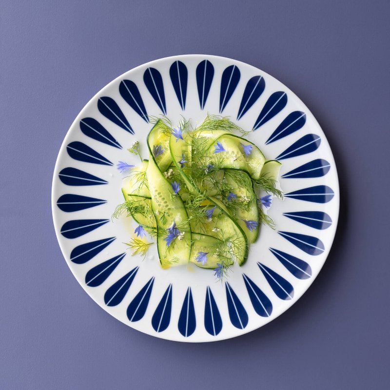 Lotus Teller | Weiß, Dunkelblau PLATE - Lucie Kaas