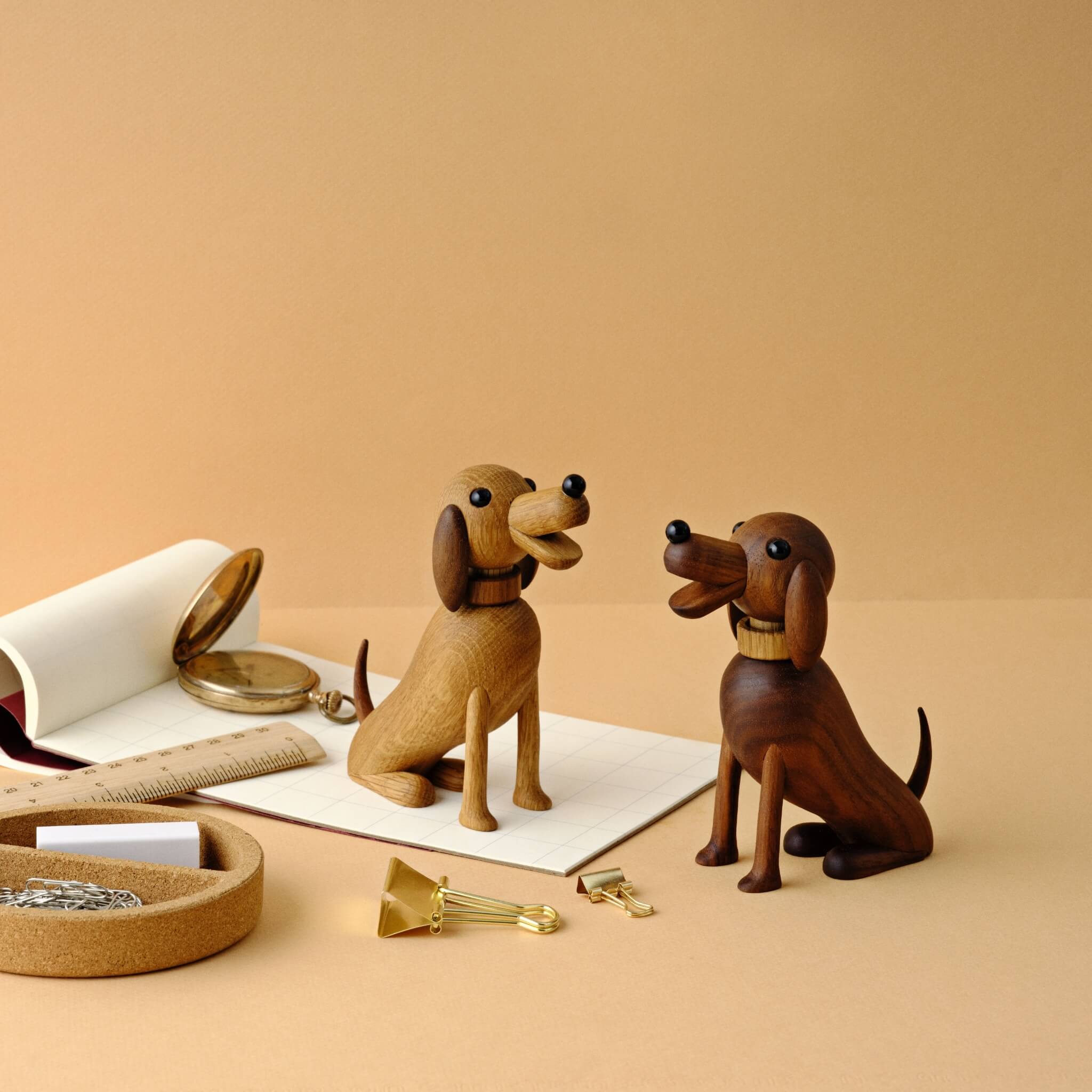 Buster and Bella Wooden Dogs | Charming Oak & Walnut Decor – Lucie